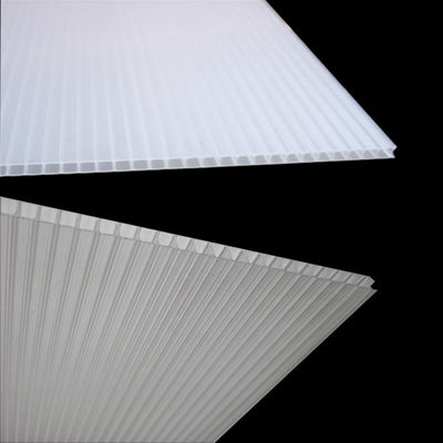 Witte Golf Plastic Voor het drukken geschikte Kleurrijk van het Bladen4x8 Coroplast Blad