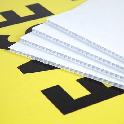 Witte Golf Plastic Voor het drukken geschikte Kleurrijk van het Bladen4x8 Coroplast Blad