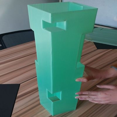 Holle van de Boomwachten van pp Corflute van de Driehoekstwinwall Plastic de Boomomslag