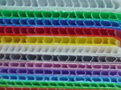 Gele Witte Coroplast-Raad 5mm Rekupereerbare de Bladen van Coroplast 4 X 8